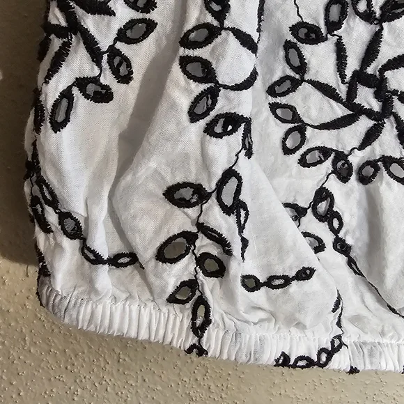 AEO Cropped Embroidered OTS Cropped Top, S - Picture 4 of 8